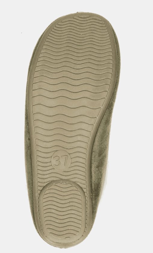 Onderkant van de olijfgroene pantoffel met golvend profiel en maat '37' in het midden van de zool.
