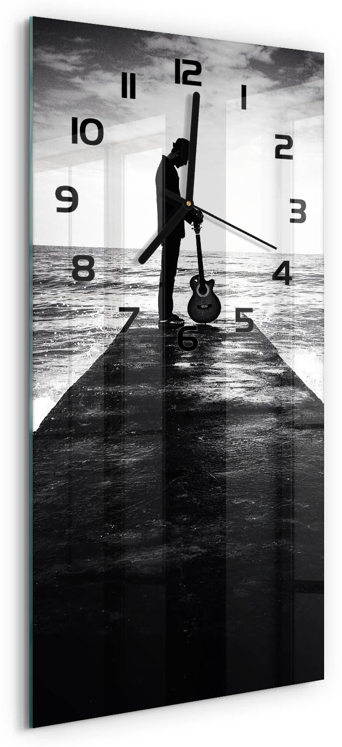 Tulup Wandklok - Gitarist op de pier Wandklok Glas Decoratie - 30x60 cm - Zwart-wit Gekleurde Glazen Klok - Zwarte handen - Rechthoekige Klok - Klok Glas Met Opdruk - Moderne Wandklok Glas