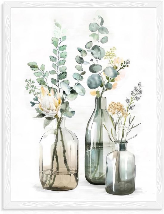Aquarelillustratie van drie glazen vazen met eucalyptus en protea-bloemen op een witte achtergrond.