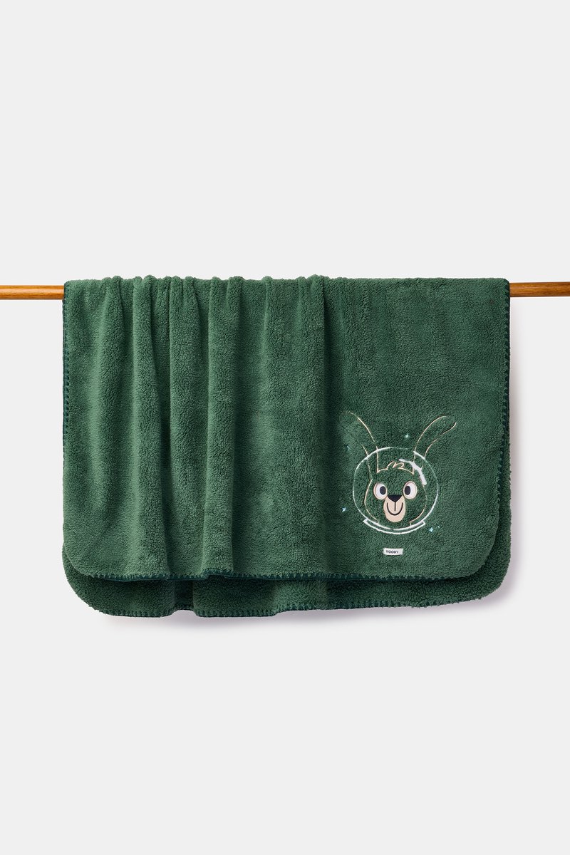 Woody plaid - donkergroen - konijn - 262-10-PLA-M/789 - 150x200cm