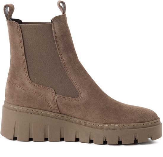 Bruine suède chelsea boot met dikke zool en elastische zijpanden.