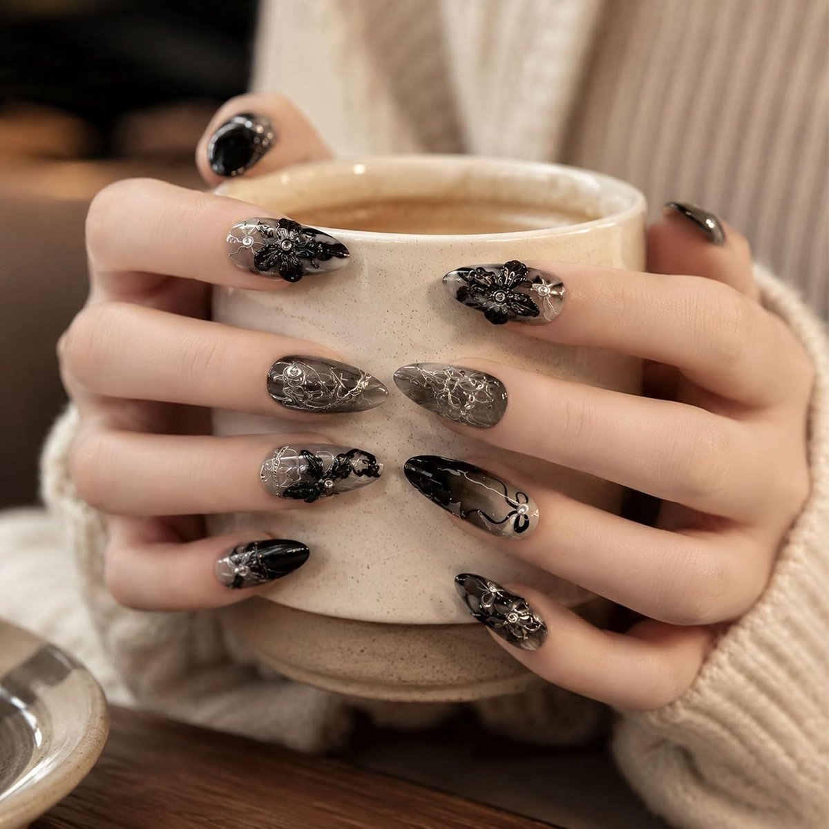 30 Press-on-nagels Zwart, Amandelvorm met 3D-bloemen