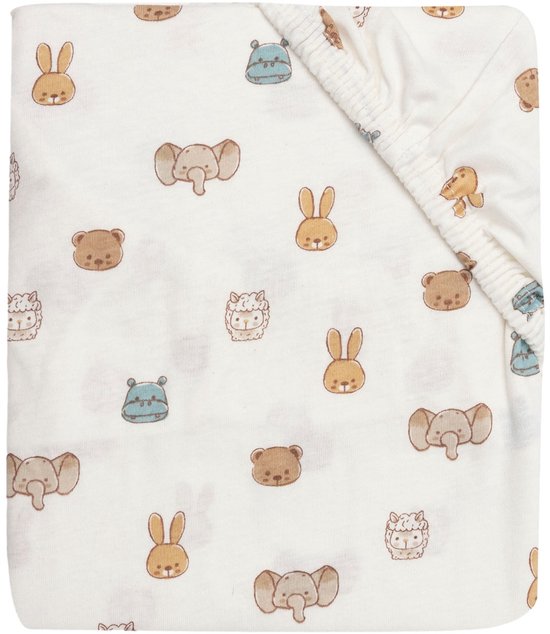 Witte hoeslaken met een print van schattige dieren zoals konijnen, beren, olifanten en schapen.