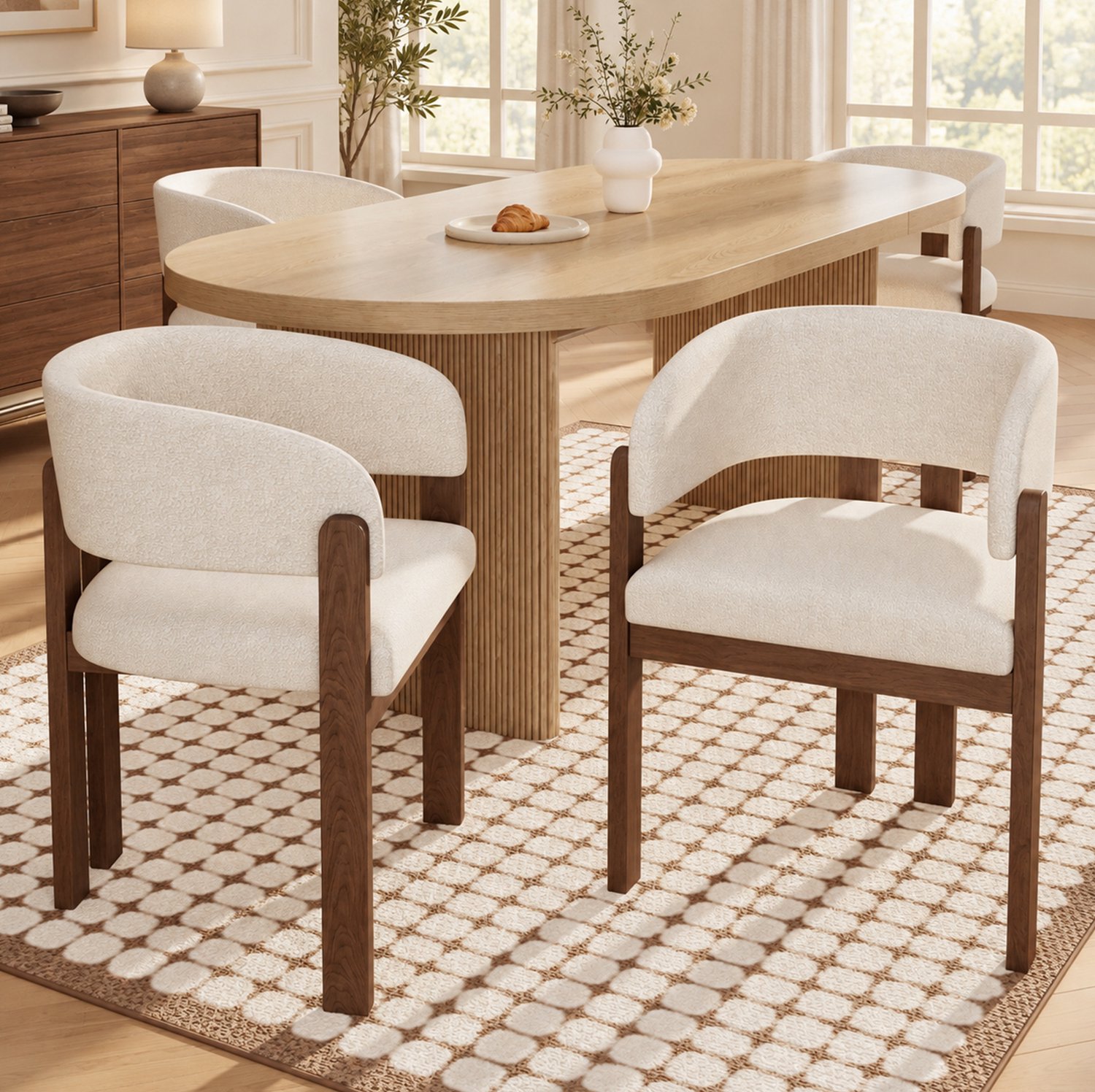 STILVORA Eetkamerstoelen 60 x 51 x 80 cm - Set van 4 met Armleuningen - Voor Eetkamer en Woonkamer - Hout en Bouclé - Walnootkleur en Beige