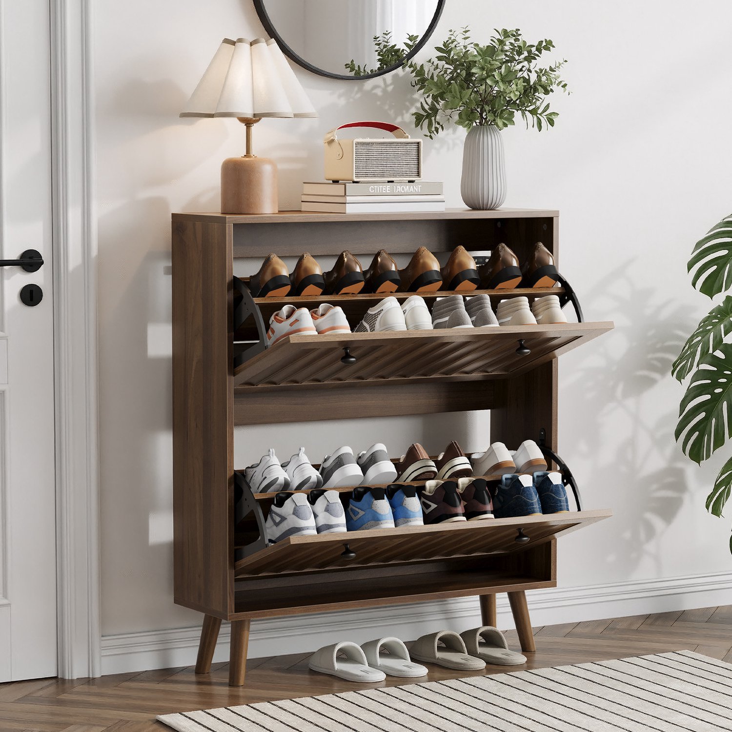 OKWISH Schoenenkast - Verticale Groeven - 80 x 24 x 95 cm - 2 Kantelvakken - Staande Opbergruimte - MDF En Spaanplaat Walnootkleurig