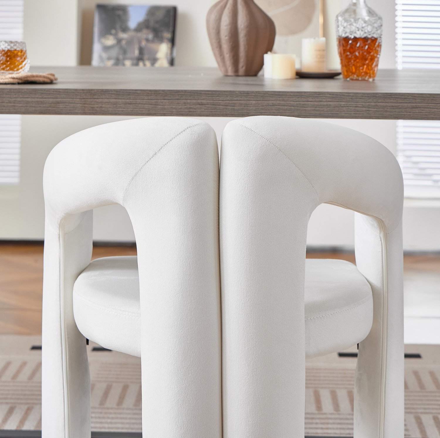 DESMIU Eetkamerstoel - Set van 4 - Modern Minimalistisch Met Armleuningen - Maximaal 150 kg - Voor Eetkamer, Woonkamer En Kantoor - Velvet Beige Wit