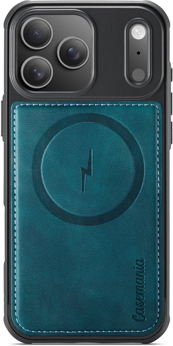 Casemania Hoesje Geschikt voor Apple iPhone 18 Pro Max - Emerald Green - Magnetische Telefoonhoesje Geschikt voor MagSafe - Kunstleer Back Cover met Anti-Slip Grip Randen