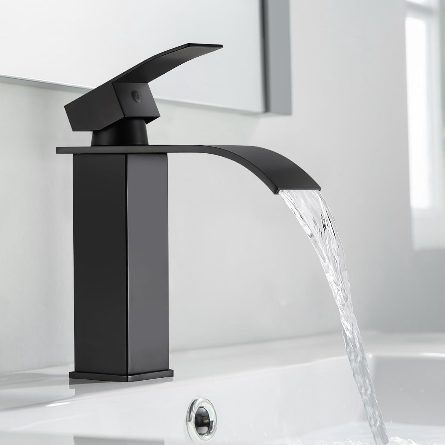 LOVHAUS Wastafelkraan Waterval - Mengkraan Warm & Koud - RVS 304 - Mat Zwart