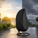 Hangstoel met beschermhoes, getoond bij zonnig en regenachtig weer.