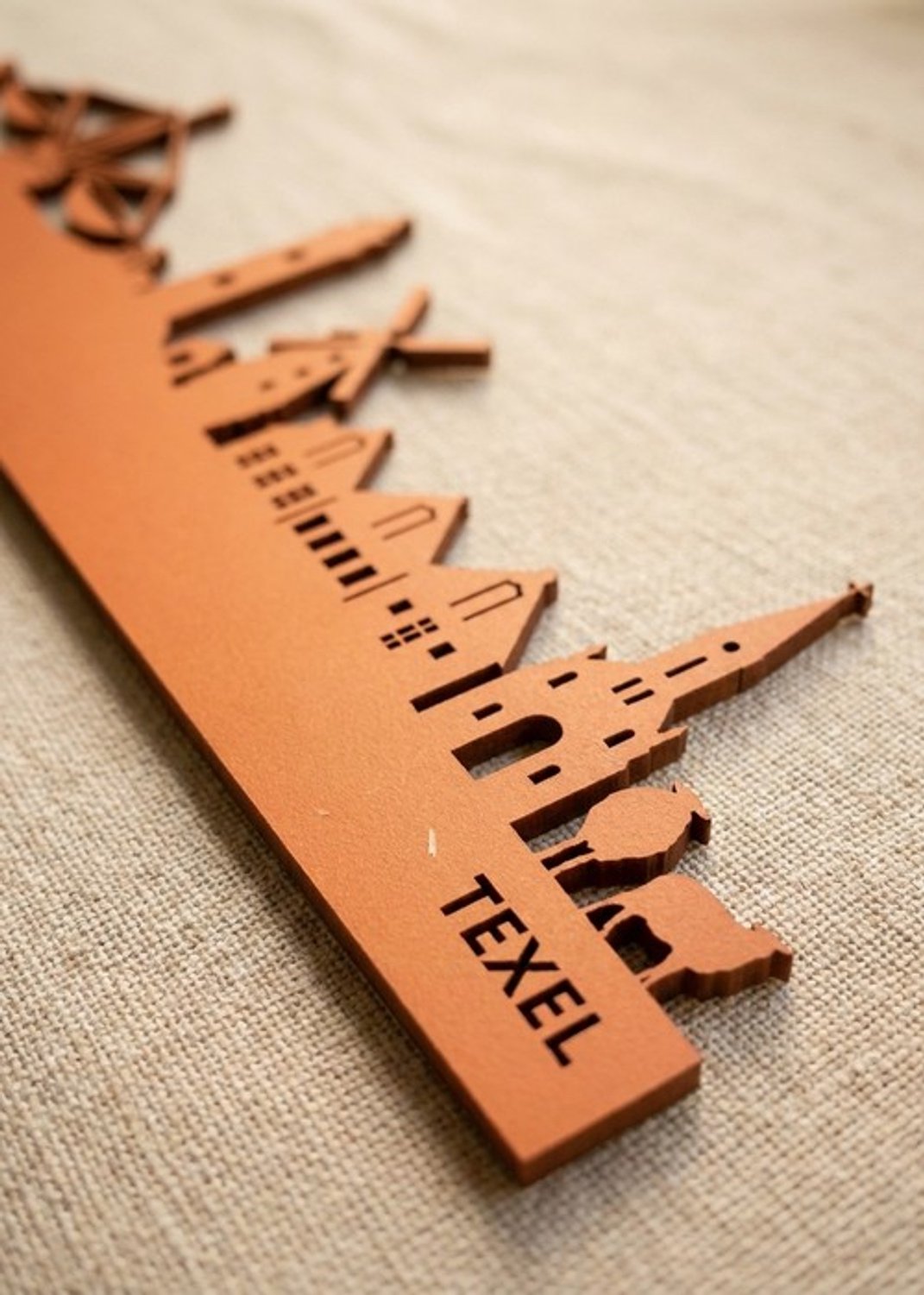 Houten Skyline Texel | Wanddecoratie voor aan de muur | Oranje MDF | 100 x 20 cm