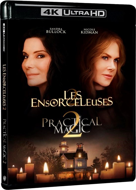 4K Ultra HD-hoes van Les Ensorceleuses 2 met Sandra Bullock en Nicole Kidman en een huis bij kaarslicht.
