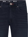 Donkerblauwe Petrol Industries Russel jeans met knoopsluiting, riemlussen en label met maat W32 L32.