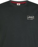 Donkergroen katoenen T-shirt met rode nekbies en wit 'Petrol Industries - Built to Endure' logo op de borst.