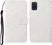 Voor Samsung Galaxy A31 etnische stijl reliëf patroon horizontale flip lederen tas met houder & kaartsleuven & portemonnee & lanyard (wit)