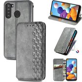 Voor Samsung Galaxy A21 (Amerikaanse versie) Cubic Grid Pressed Horizontale Flip magnetische lederen tas met houder & kaartsleuven & portemonnee (grijs)