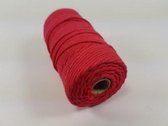 Katoen macrame touw spoel nummer 32  - +/- 2 millimeter dik - 100gram - rood +/- 43 meter