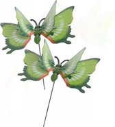 2x stuks metalen vlinder groen 17 x 60 cm op steker - Tuindecoratie vlinders - Dierenbeelden
