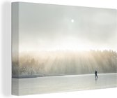 Canvas Schilderij De schaatser op natuurijs - 120x80 cm - Wanddecoratie