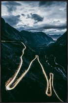 JUNIQE - Poster in kunststof lijst Trollstigen -20x30 /Grijs & Groen