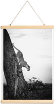 JUNIQE - Posterhanger Pouncing Leopard -20x30 /Wit & Zwart