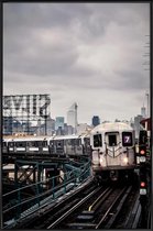 JUNIQE - Poster met kunststof lijst Metro van New York -13x18 /Grijs