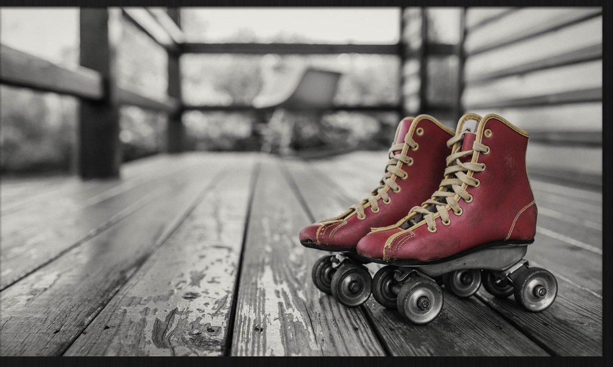 Schilderij - rolschaatsen - Collectie Moves - Forex met zwarte lijst - 118x70cm