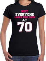 Not everyone looks this good at 70 cadeau t-shirt zwart voor dames - 70 jaar verjaardag kado shirt / outfit XL