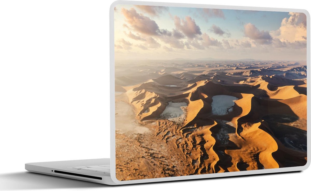 Afbeelding van product SleevesAndCases  Laptop sticker - 11.6 inch - Zandduinen in Namibwoestijn vanuit de lucht