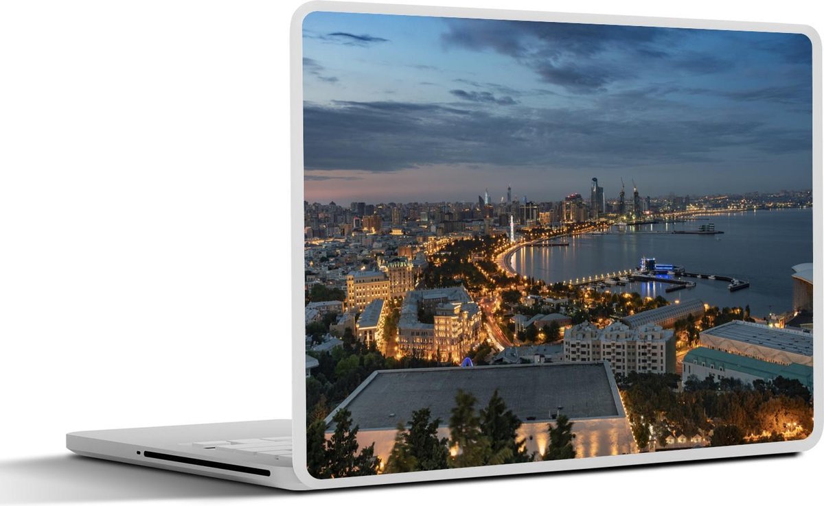 Afbeelding van product SleevesAndCases  Laptop sticker - 13.3 inch - De miljoenen stad Bakoe in Azië vlak na zonsondergang