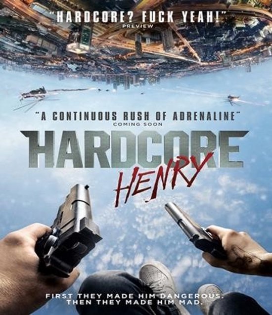 Poster voor Hardcore Henry: man met twee pistolen, zwevend boven een stad.
