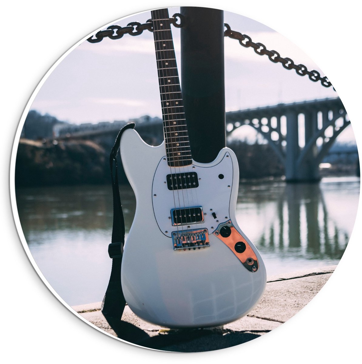 KuijsFotoprint - Schilderij - Witte Gitaar Brug - Wit En Blauw - 20 X 20 Cm