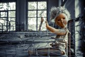 Plexiglas Luxe Wanddecoratie - Fotokunst 'Chernobyl Dol'- Hoogste kwaliteit acrylaat – MuurMedia – Urban Collectie – 60 x40 cm – incl. ophangsysteem