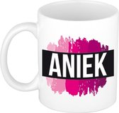 Aniek naam cadeau mok / beker met roze verfstrepen - Cadeau collega/ moederdag/ verjaardag of als persoonlijke mok werknemers