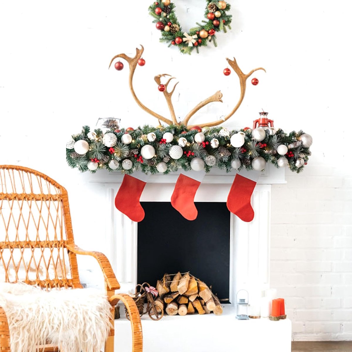 Kerstguirlande Met Verlichting - Kunstmatige Dennegirlande - Feestelijke Decoratie - Automatische Timer Functie - 135 cm - Zilver – foto 4