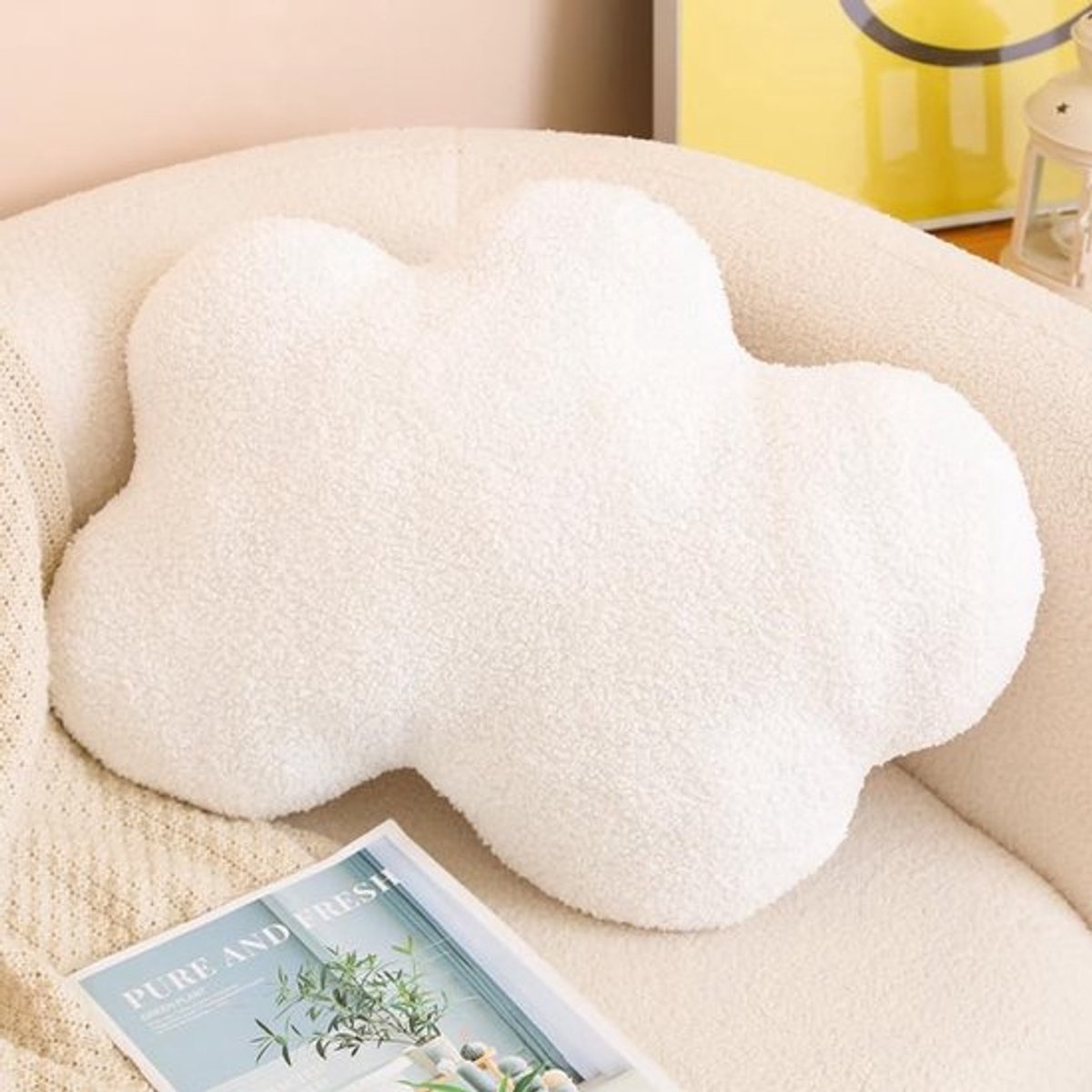 Pluche Kussen Wolkvorm - Zacht Speelgoedkussen - Decoratief Sierkussen - 67x40 cm - Gevuld met PP-katoen - Verkrijgbaar in 6 Kleuren