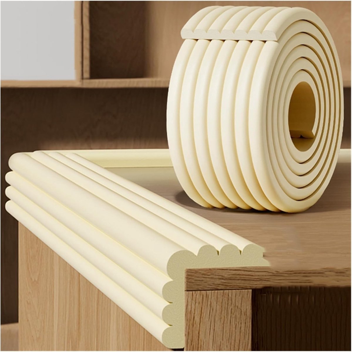 Veilige Hoekbescherming voor Baby's - 5 m x 8 cm Schuimrand, Zelfklevend en Zacht, Ideaal voor Meubels en Tafelranden