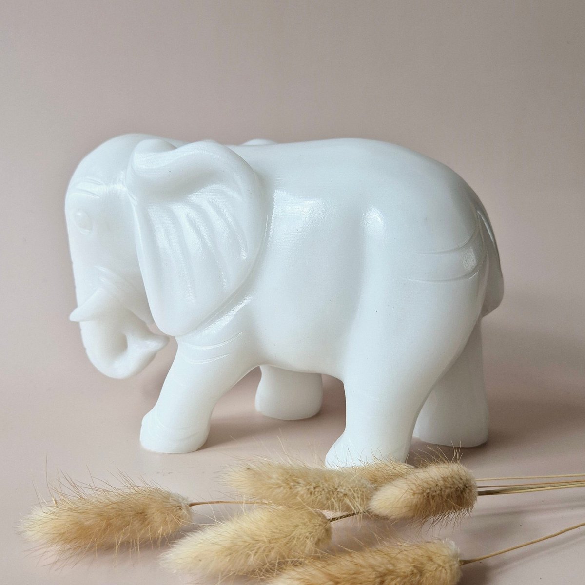 Edelsteen Grote Witte Jade Olifant – ongeveer 3,5kg – Symbool van Wijsheid, Geluk & Bescherming