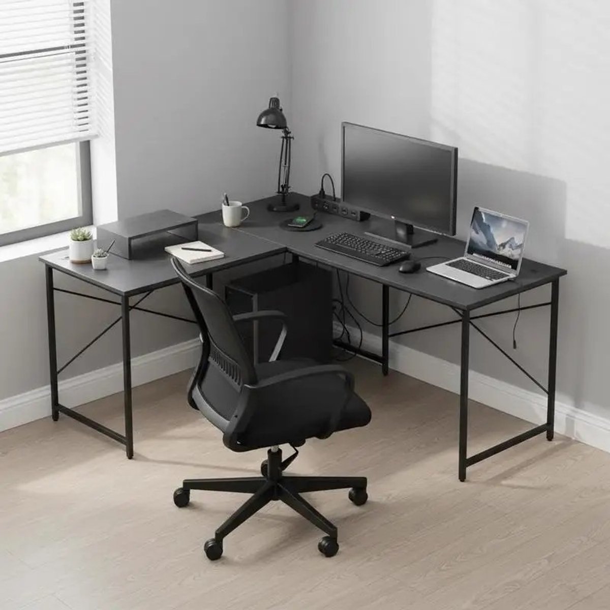 Dailygoods L-vormig omkeerbaar hoekbureau met oplaadstation, computerbureau, kantoorbureau, grijs