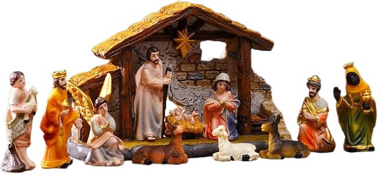 Kerststal met gedetailleerde, kleurrijke figuren van Maria, Jozef, Jezus, koningen en dieren op houten ondergrond.