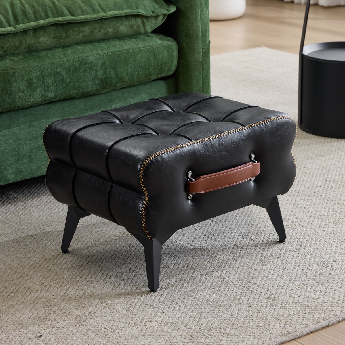 MIVRAY Voetenbankje 43 x 33 x 30 cm - Draagbaar Met Handgreep En Antislip Poten - Voor Woonkamer En Slaapkamer - Kunstleer En Metaal - Zwart