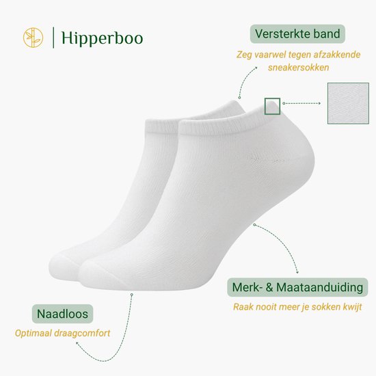 Twee witte Hipperboo enkelsokken met tekst 'Naadloos' en 'Merk- & Maataanduiding'.