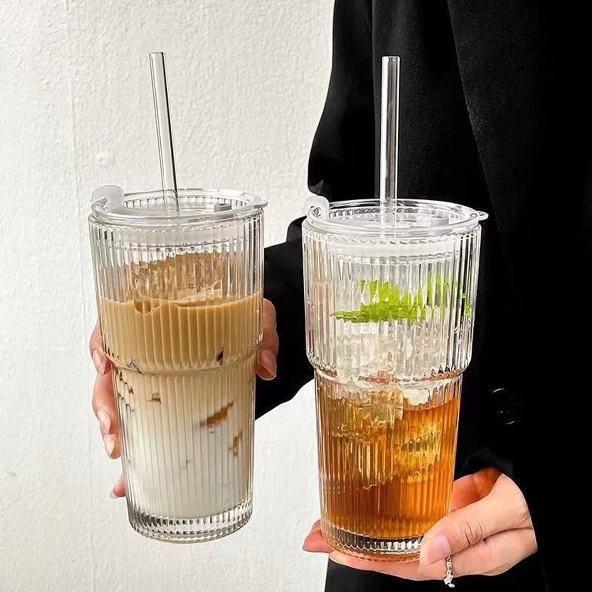 Omgoods - Set van 2 Glazen Bekers met Deksel en Rietje (600ml)