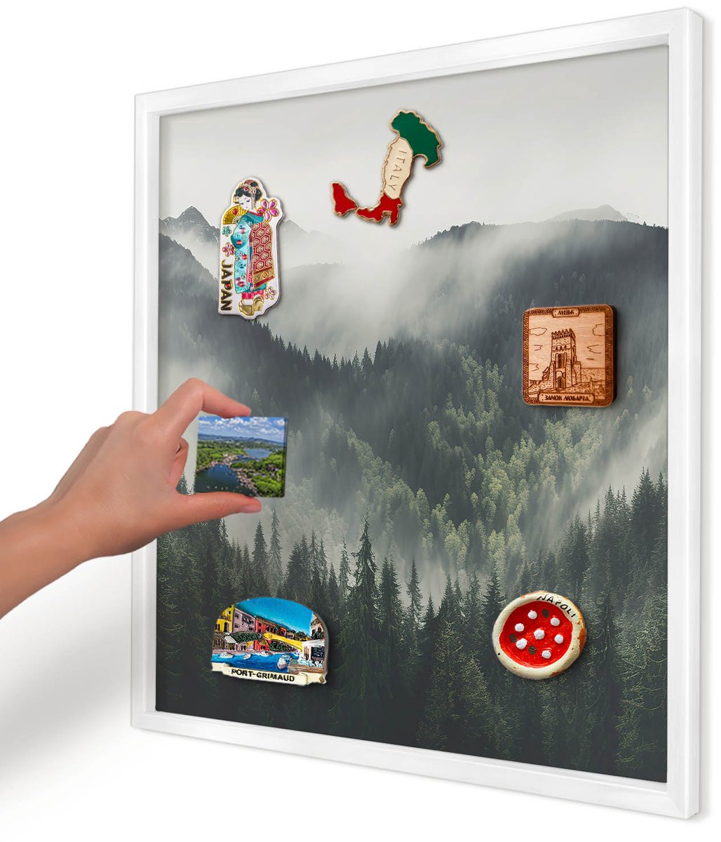 Artprintcave Groente Magneetbord mit Witte Lijst - 50x50 cm - Groene Bergen Notitiebord - Fotografisch Magneetbord Voor Foto's - Landschappen