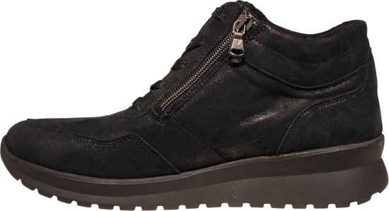 Zwarte halfhoge veterboot met rits aan de zijkant en een dikke zool.