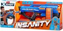 Verpakking van de XSHOT Insanity Mad Mega Barrel speelgoedblaster, blauw met oranje details en magazijn.