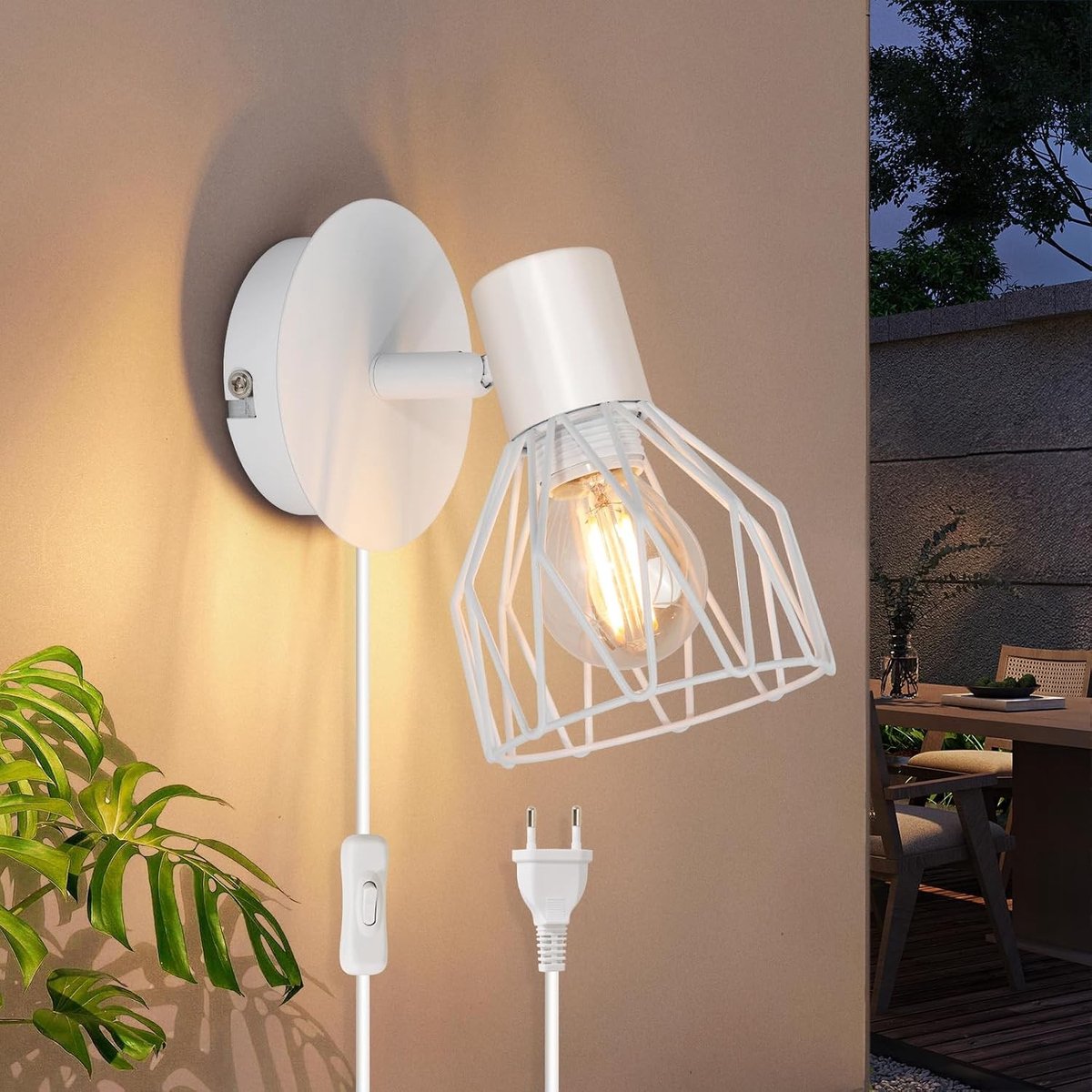 Stekkerlampje - Wit - Wandlamp met Snoer en Schakelaar - Met Verstelbare Lampkop - Voor Slaapkamer en Woonkamer