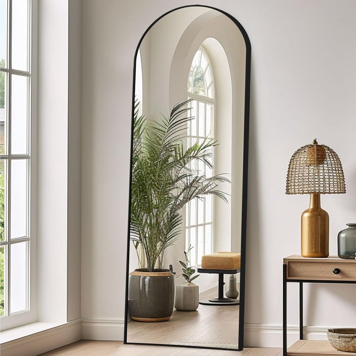 Staande spiegel 161 x 52 cm - zwart boogframe - vrijstaand - ideaal voor elke ruimte - ShopVlot