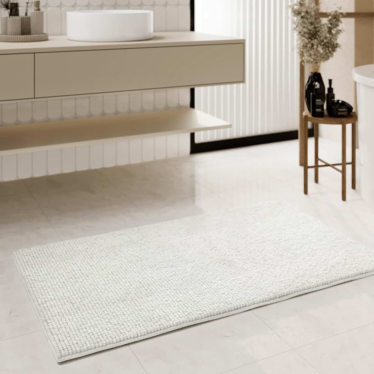 Chenille badmat van WECONhome Basics - antislip, wasbaar, absorberend - Stijlvol voor elke badkamer – Balu (60 x 100 cm, wit)