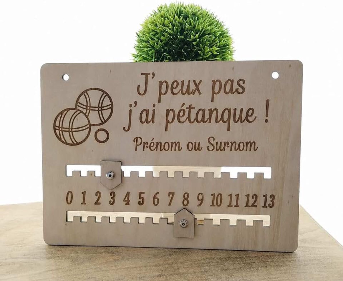 Puntteller van hout, voor buiten, om op te hangen | Houten petanque steekteller met schuifregelaars, ophangtouw en leesbare score van 0 tot 13 voor je games