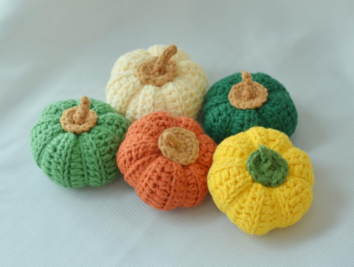 5-delige set met mini-gebreide pompoenen, herfstdecoratie voor boerderijen, decoratieve herfstpompoenen, hartverwarmend cadeau voor vrouwen (geel-oranje 5)